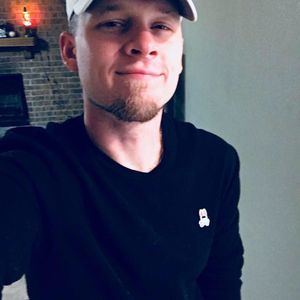 Meet your Posher, Adam